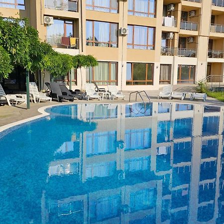 Vesta Riviera - Free Parking Aparthotel Aranyhomok Kültér fotó