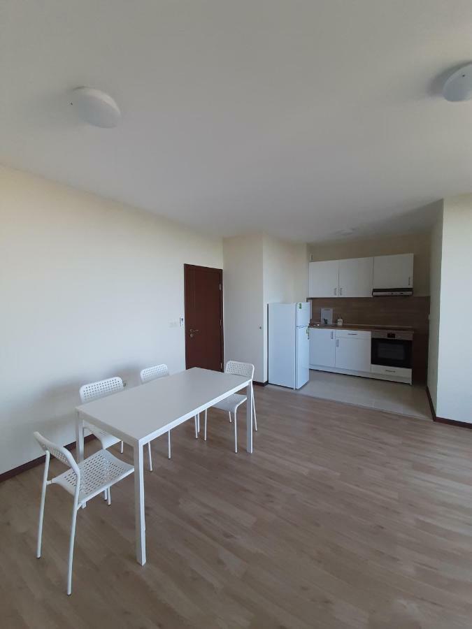 Vesta Riviera - Free Parking Aparthotel Aranyhomok Kültér fotó