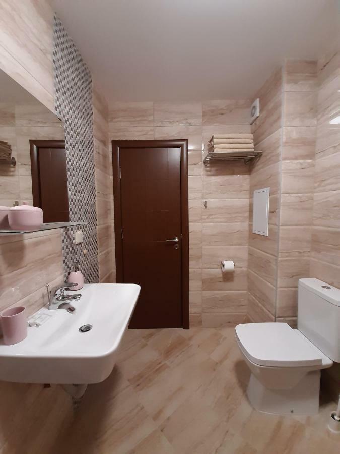 Vesta Riviera - Free Parking Aparthotel Aranyhomok Kültér fotó