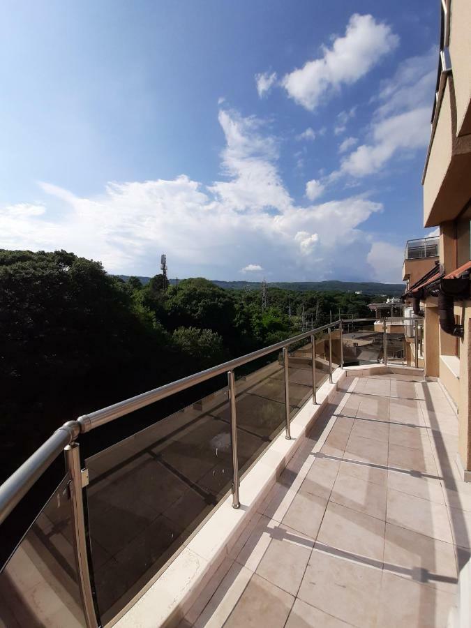 Vesta Riviera - Free Parking Aparthotel Aranyhomok Kültér fotó