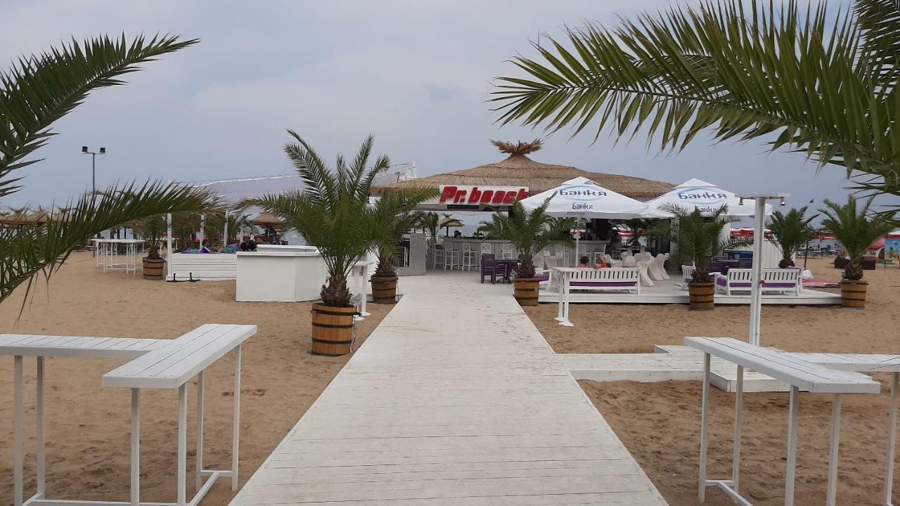 Vesta Riviera - Free Parking Aparthotel Aranyhomok Kültér fotó