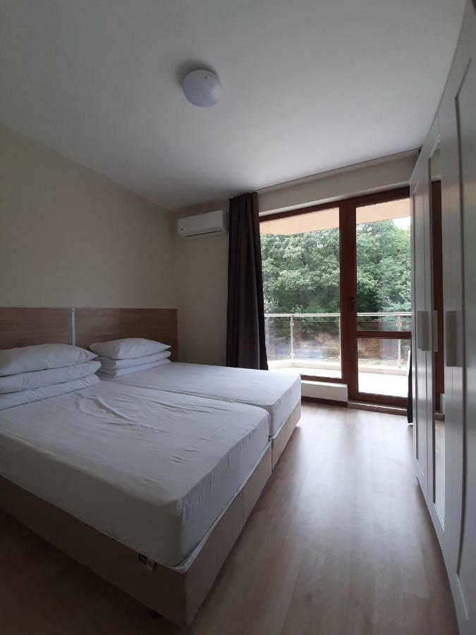 Vesta Riviera - Free Parking Aparthotel Aranyhomok Kültér fotó